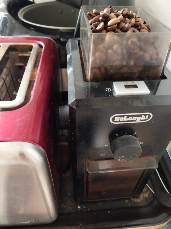 кофе в кофемолке.jpg